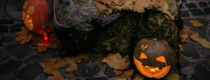 Glowing jack-o-lanterns