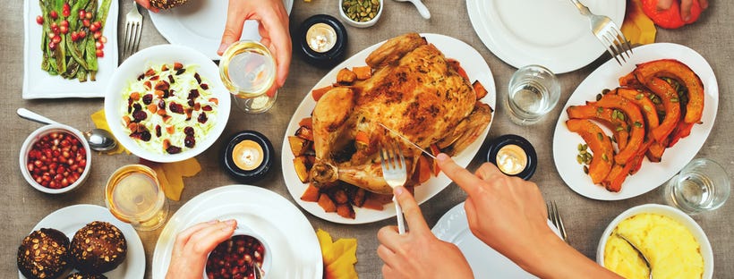 Carving turkey on thanksgiving